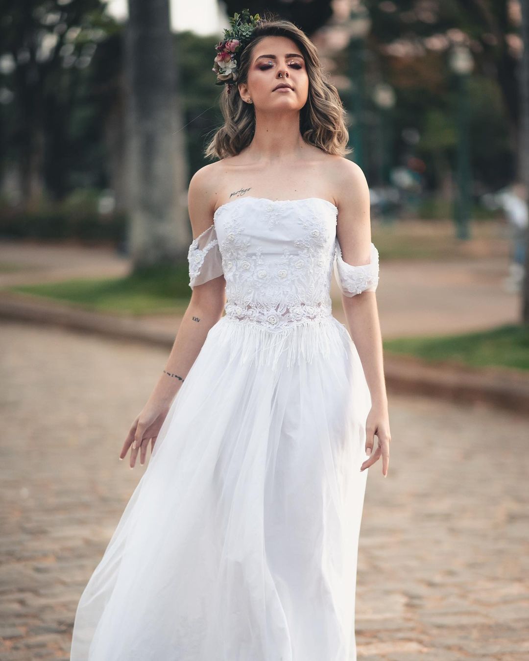 30 modelos de vestidos de novia boho que son delicados y elegantes