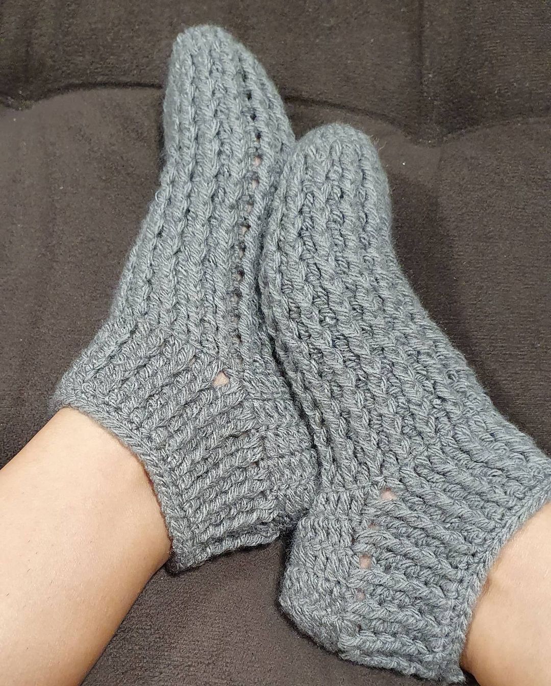 Cómo hacer calcetines a crochet para mantener los pies calentitos en los días fríos