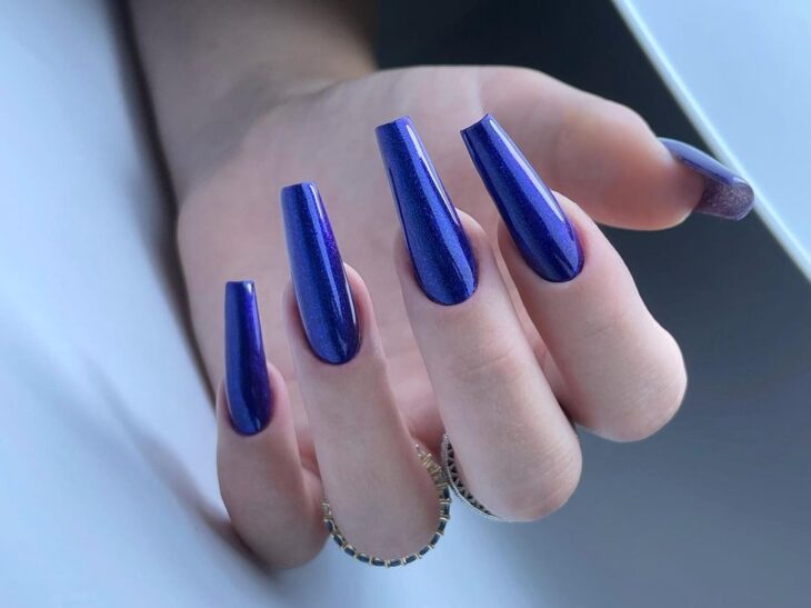 esmalte de uñas azul 15