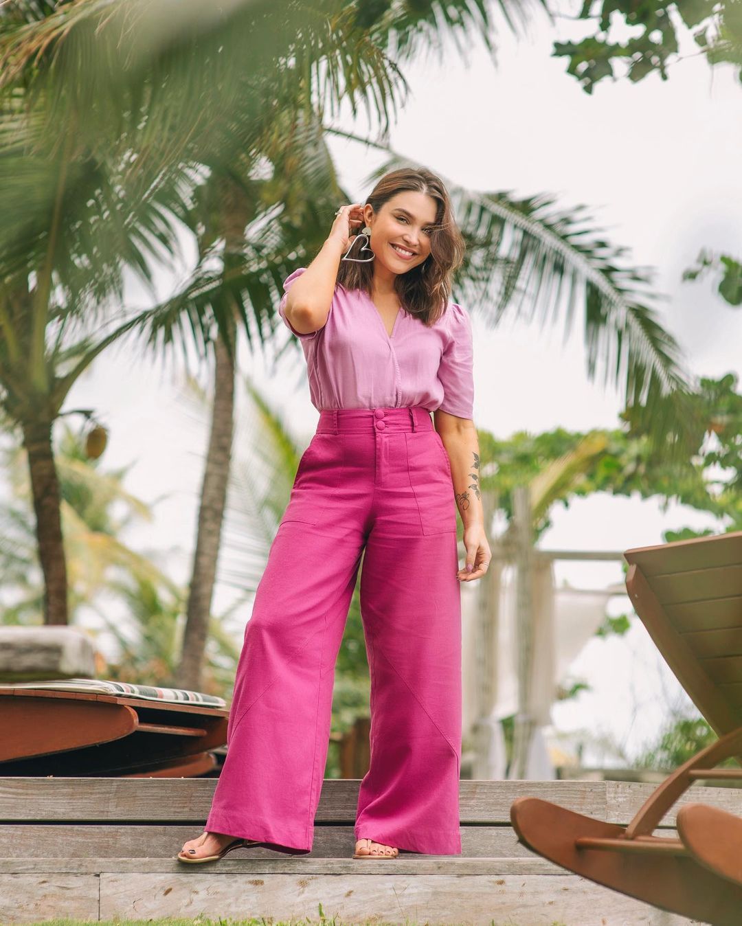 40 modelos de pantalones rosas para disfrutar de lo mejor del color