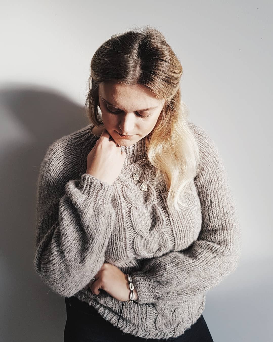 Blusa de lana: 20 looks de inspiración y tutoriales para cuidar bien la prenda
