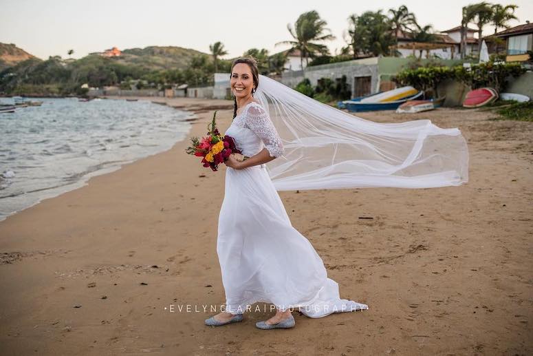 Vestido de novia de playa: cómo elegir el look perfecto