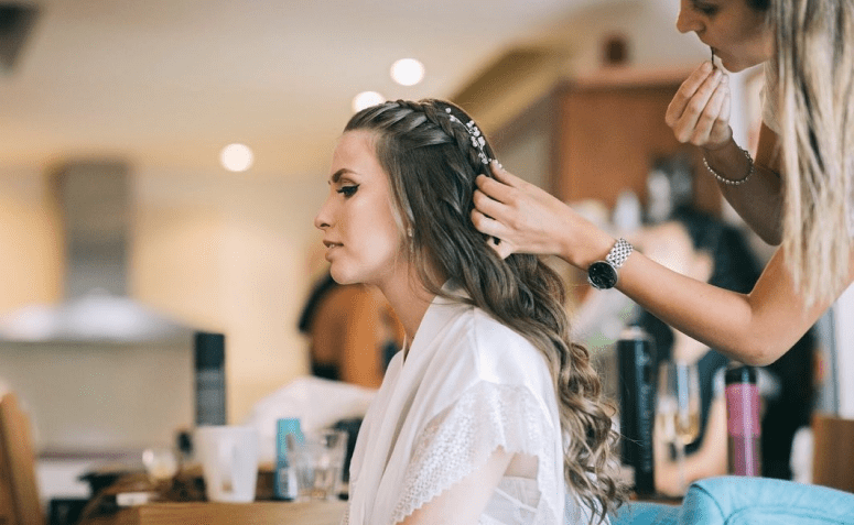 60 ideas de peinados sueltos para novias que resaltarán tu belleza